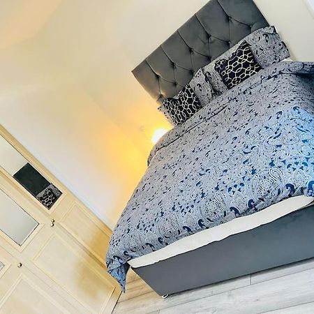 Superb 2 Bedroom Apartment With Free Parking Edinburgh Luaran gambar
