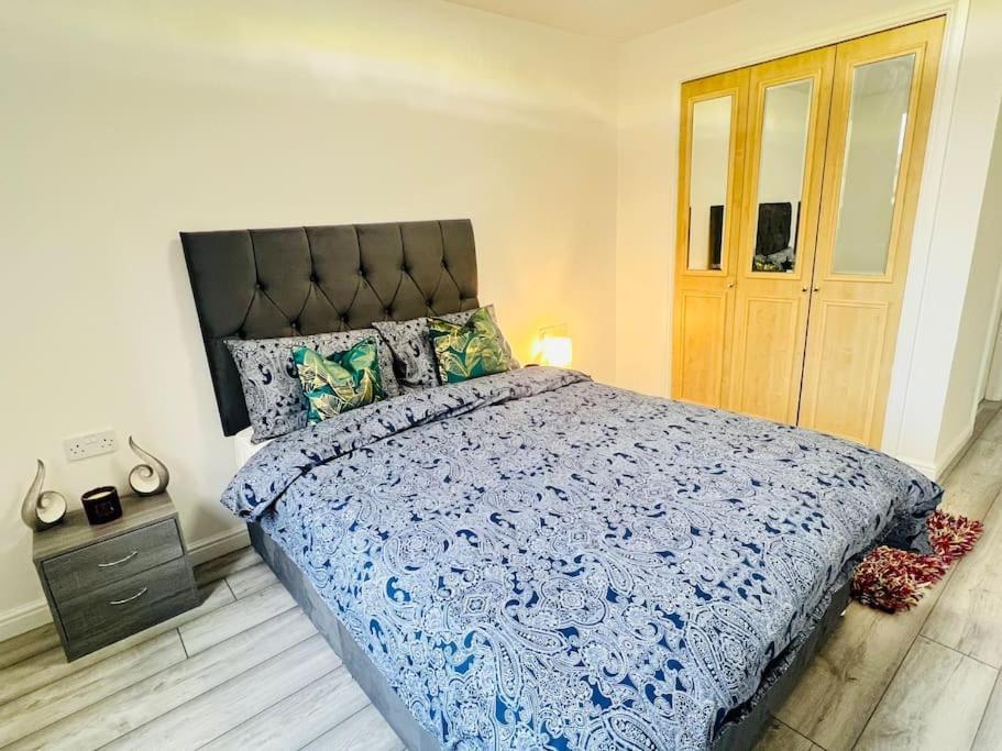 Superb 2 Bedroom Apartment With Free Parking Edinburgh Luaran gambar