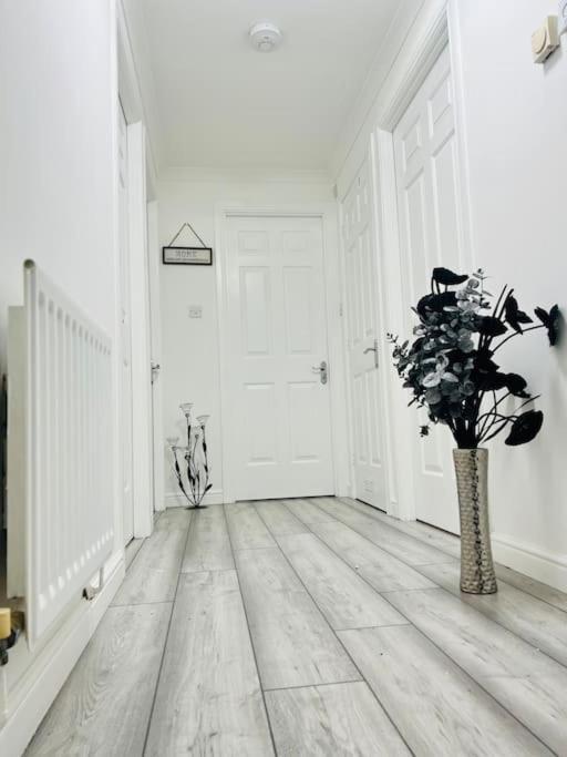 Superb 2 Bedroom Apartment With Free Parking Edinburgh Luaran gambar