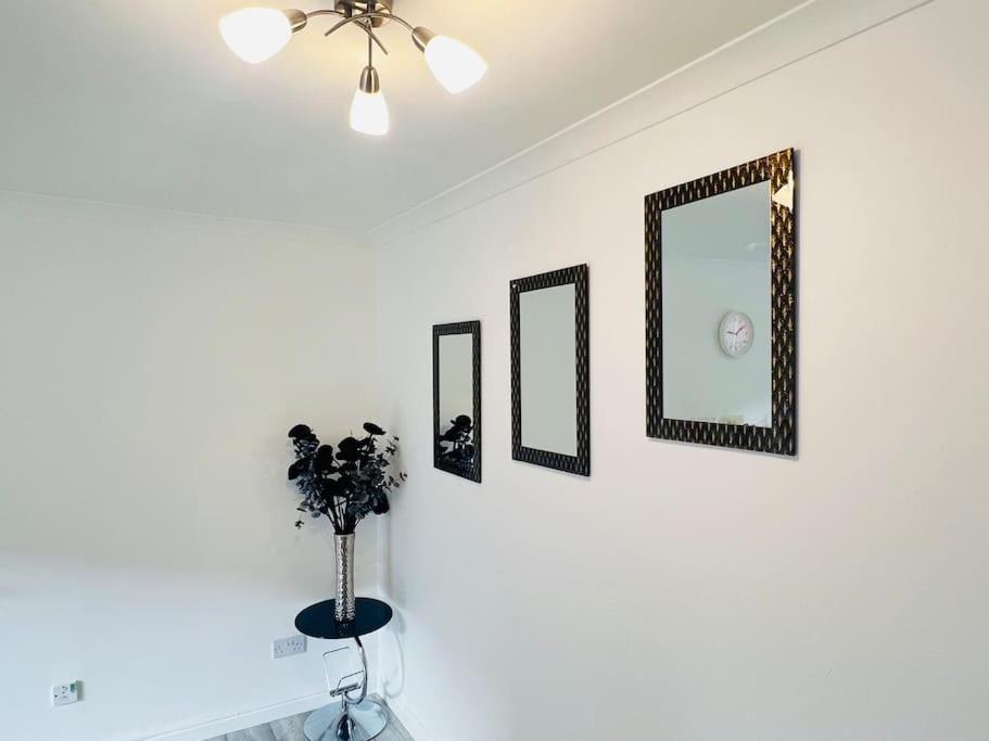 Superb 2 Bedroom Apartment With Free Parking Edinburgh Luaran gambar