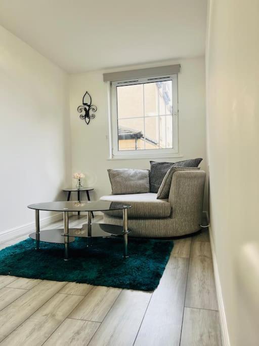 Superb 2 Bedroom Apartment With Free Parking Edinburgh Luaran gambar